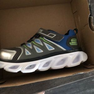 Toddler boys Skechers tennis shoes